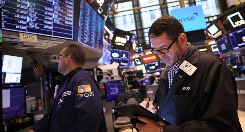 Wall Street opens mixed and the Dow Jones falls 0.40% awaiting the Fed’s announcement