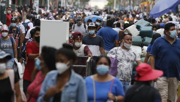 La vulnerabilidad a los rebrotes y las demoras en vacunarnos, forzarán que los candidatos coloquen a la pandemia en el debate electoral. (Foto: GEC)