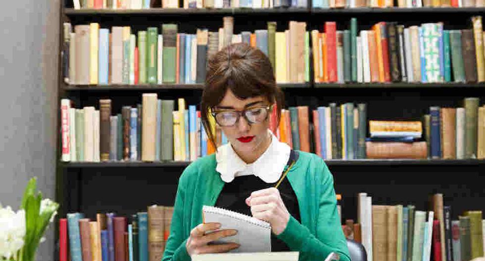 Hasta libros de Gabo son prohibidos. En la imagen una modelo en una librería. (Foto: Getty Images | Referencial)