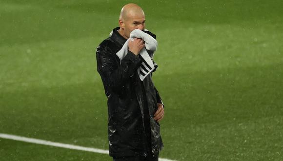 Zinedine Zidane terminó preocupado por el estado físico de sus jugadores. (Foto: EFE)