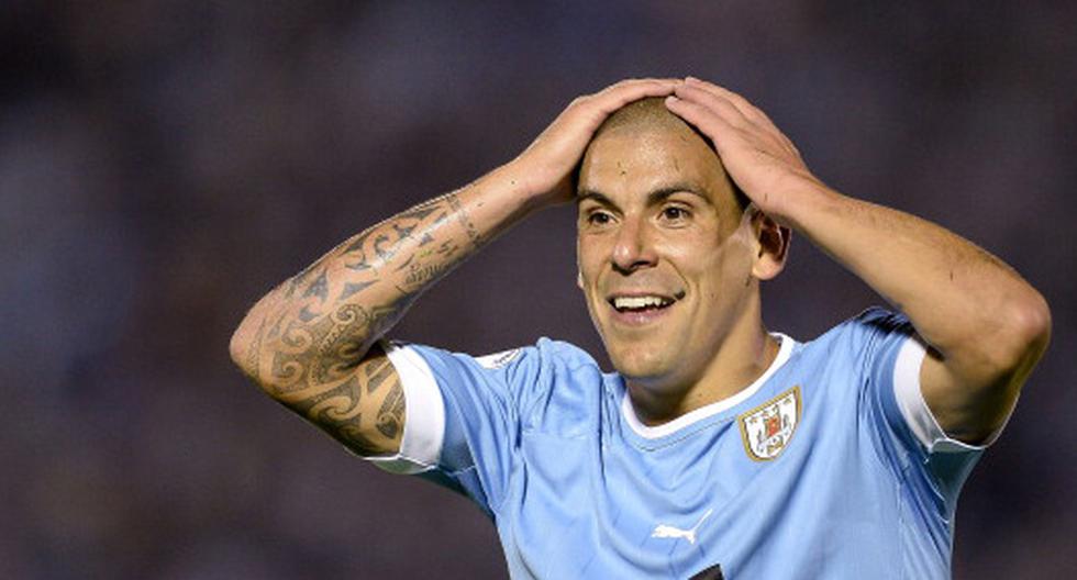 Maximiliano Pereira cumplió cien partidos como con la camiseta uruguaya. (Foto: Getty Images)