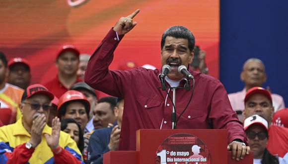 El presidente de Venezuela, Nicolás Maduro, pronuncia un discurso ante los trabajadores que participan en una manifestación para conmemorar el Primero de Mayo (Día del Trabajador) en Caracas, el 1 de mayo de 2023. (Foto de Federico Parra / AFP)