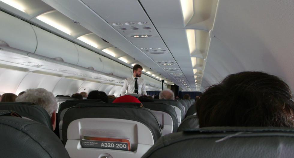 El hombre, cuya identidad no ha sido revelada, amenazó a los pasajeros del vuelo de *Ryanair* hacia Gran Canaria e intentó abrir una de las puertas de emergencia del avión en pleno vuelo. (Foto: Referencial | Pixabay)