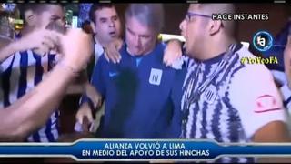 Alianza Lima vs. Binacional: hinchas blanquiazules recibieron a los jugadores en el aeropuerto Jorge Chávez | VIDEO