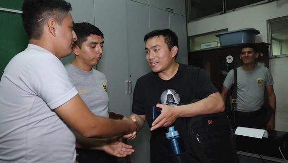 Los agentes de la comisaría de Tarapoto ubicaron el vehículo en que el ciudadano identificado como Xiao Ying Liu Wamg y le devolvieron sus pertenencias. (Foto: Hugo Anteparra)
