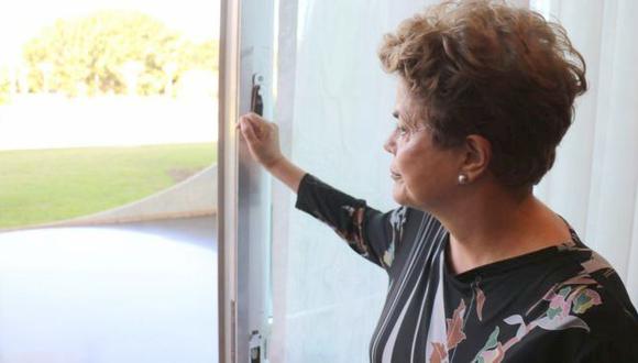 Dilma: Seré la primera mujer que no se dio un tiro ni renunció