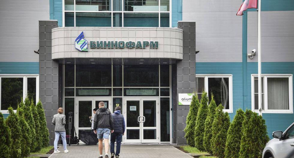 Vista de la farmacéutica Binnofarm, en las afueras de Moscú, en donde Rusia fabrica su vacuna contra el coronavirus. (Foto: ALEXANDER NEMENOV / AFP)