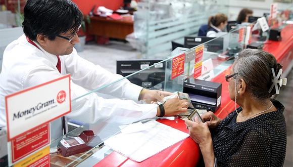 Para cobrar el subsidio las personas deberán presentar el DNI físico. (Foto: Agencia Andina)