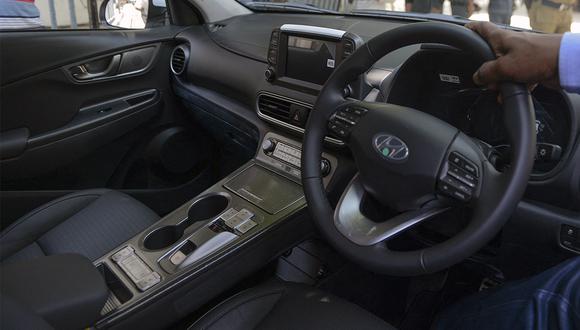 La marca Hyundai apuesta por los botones físicos para controlar el vehículo,a pesar de que la tendencia es por la pantalla táctil. (Foto: AFP)