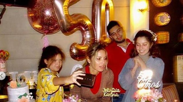 Karina Rivera celebró con sus 3 hijos sus 50 años de vida. (Foto: Instagram)