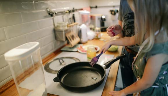 Por estas razones no debes tirar el aceite de cocina por el caño. | Foto de Daria Obymaha en Pexels