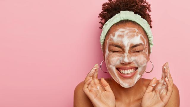 En esta galería te compartimos algunos consejos para que cuides la piel de tu rostro y evites el envejecimiento prematuro. (Foto: Shutterstock)