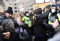 Cientos protestan en Suecia ante restricciones por el coronavirus
