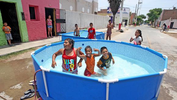 Piscinas portátiles generan un incremento en pago de recibos de agua (foto: Andina)