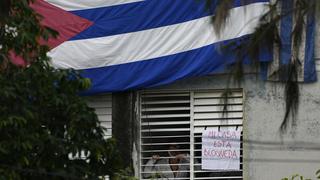 Opositor cubano Yunior García está sitiado en su casa, mientras Díaz-Canel acude a mitin con partidarios 