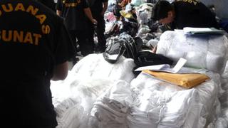 Decomisan más de 2 toneladas de ropa usada y pirotécnicos