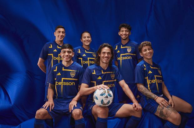 Boca presentó nueva camiseta inspirada en la bandera Suecia