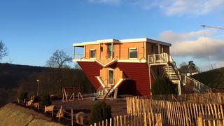 Esta casa “de cabeza” en Alemania está en boca de todos