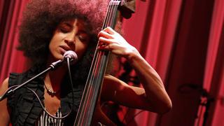 Contrabajista Esperanza Spalding postergó su concierto en Lima