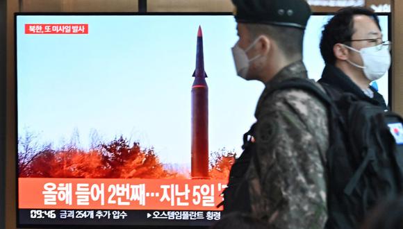 El régimen de Corea del Norte probó en la víspera es un misil hipersónico que golpeó un objetivo situado “a 1.000 kilómetros”. (Foto: Anthony Wallace / AFP)