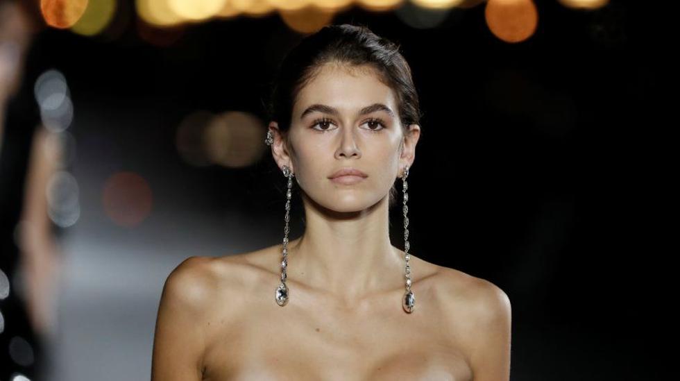 Kaia Gerber, hija de Cindy Crawford, repitió desfile después de Nueva York. (Foto: Agencia)