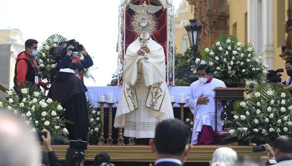 Fieles católicos celebran el Corpus Christi (foto: GEC)