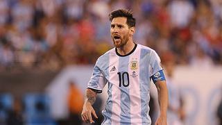 Lionel Messi: ¡hasta un aeropuerto le pide que no se vaya!