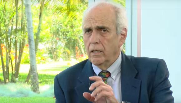 El rector habló sobre las devoluciones de dinero en una entrevista del programa Sin Pauta de la PUCP. (Captura: Youtube/PUCP)