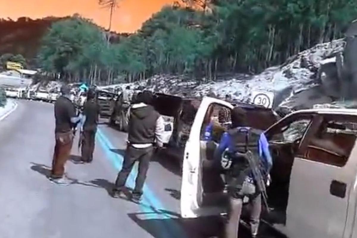 YouTube Sicarios se movilizan en caravanas en M xico VIDEO