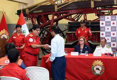 Perú: bomberos reciben 10 modernos vehículos donados por el Japón