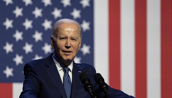 El presidente de los Estados Unidos, Joe Biden, pronuncia un discurso sobre la democracia, en el Centro para las Artes de Tempe en Tempe, Arizona, el 28 de septiembre de 2023. (Foto de Jim WATSON / AFP)