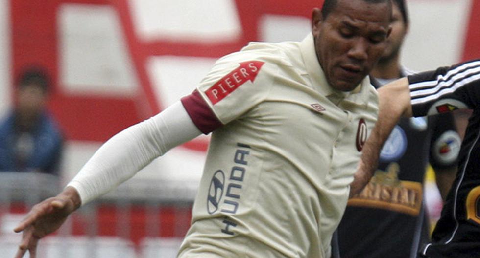 John Galliquio entrena con el primer equipo de Universitario. (Foto: Getty Images)