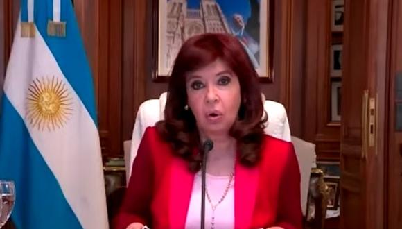 La vicepresidenta de Argentina, Cristina Kirchner, ejerce su defensa durante un juicio por presunta corrupción en su oficina en el Congreso Nacional en Buenos Aires el 23 de septiembre de 2022. (Foto: captura YouTube)
