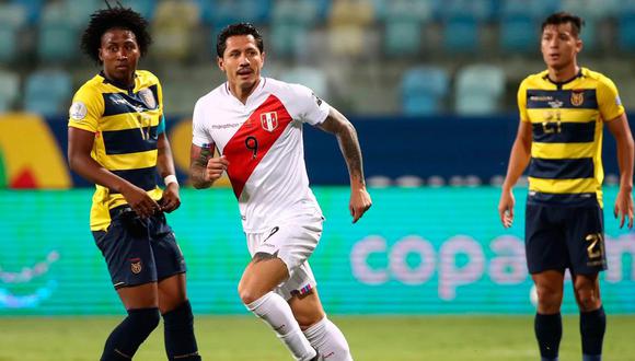 Gianluca Lapadula sumó su primer gol con la Selección Peruana ante Ecuador. (Foto: Agencias)