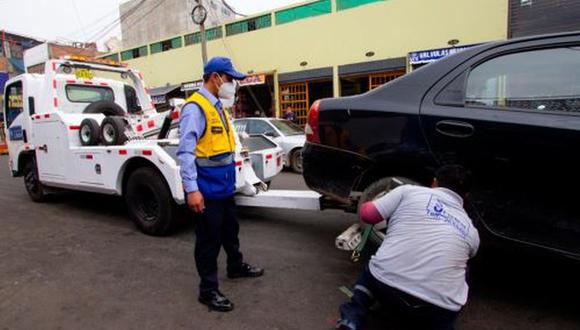 Ellos fueron sancionados con S/352 por abandonar sus vehículos en la vía pública. (Foto: Municipalidad de Lima)
