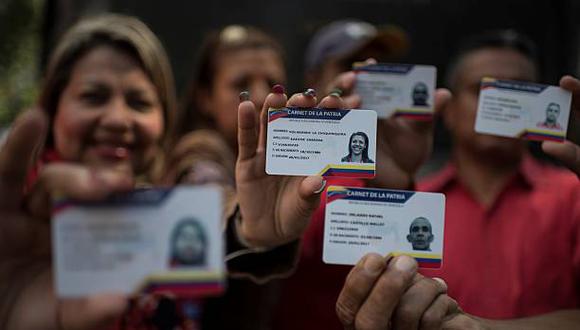 Conoce en qué consiste el carné de la Patria creado por el gobierno venezolano de Nicolás Maduro, cómo funciona, y cuántos beneficios se cobran con este mecanismo. (Foto: Getty Images)