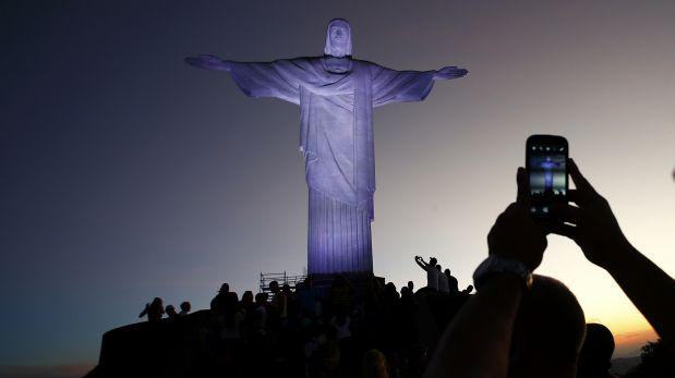 Los usuarios de Twitter iluminarán el Cristo Redentor  - 1