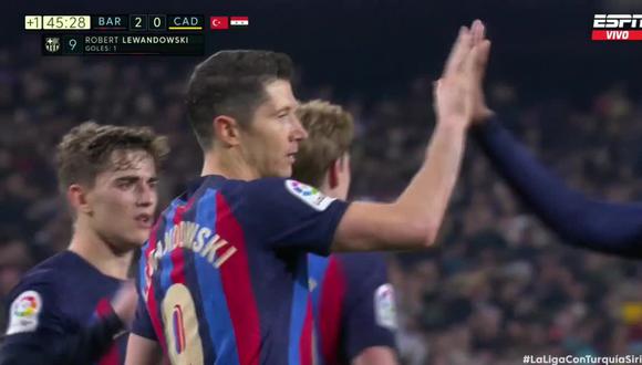 Con goles de Lewandowski y Sergi Roberto, Barcelona abre el marcador ante Cádiz. (Foto: ESPN)