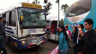 Vía WhatsApp: choque entre cúster y bus detrás del Pentagonito