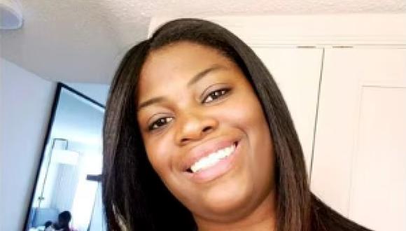 Ajike Owens, una madre de cuatro hijos de 35 años, quien murió en Ocala, Orlando, tras recibir un disparo de su vecina. (Foto de Anthony D. Thomas vía AP)