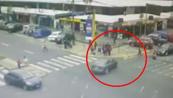 El accidente de tránsito ocurrió en el cruce de las avenidas Benavides y La Merced. (Miraflores)