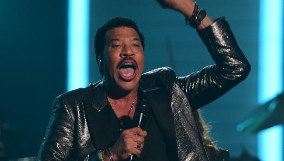 Lione Richie tiene cuatro Grammy en su vitrina, incluyendo los premios de canción del año por “We Are The World”. (Foto: AFP)