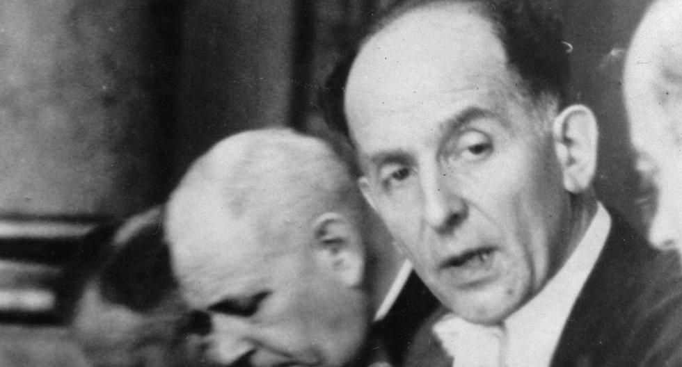 Roland Freisler durante el juicio a quienes intentaron acabar con la vida de Hitler. (Foto: Imagno/Getty Images