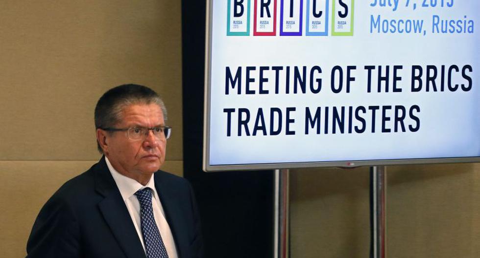 El ministro de Economía ruso, Yuri Ushakov, asiste a una rueda de prensa durante la cumbre de los BRICS. (Foto: EFE)
