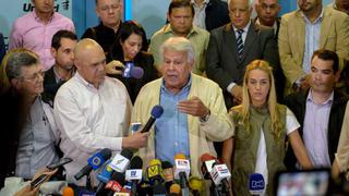 Felipe González espera permiso para visitar a opositores presos