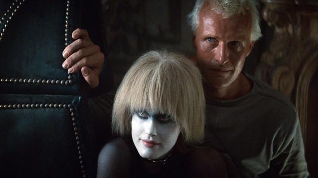 Bonny y Clyde de la ciencia ficción: Roy Batty (Rutger Hauer) y Pris	(Daryl Hannah), los replicantes de “Blade Runner”.