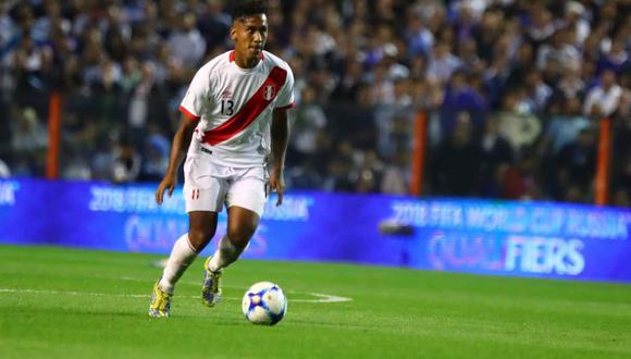 La selección peruana felicitó a Renato Tapia. (Foto: GEC)
