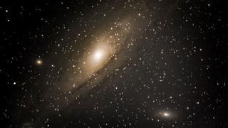 ¿Qué producen en el universo las galaxias viejas y masivas?