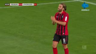 ¡Estaba solo!: El increíble gol que falló Lucas Höler en el Leverkusen-Friburgo de la Bundesliga