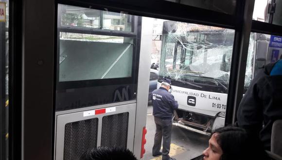 Ambos vehículos se encontraban sin pasajeros cuando ocurrió el choque en la vía del Metropolitano. (Maribel de Paz)